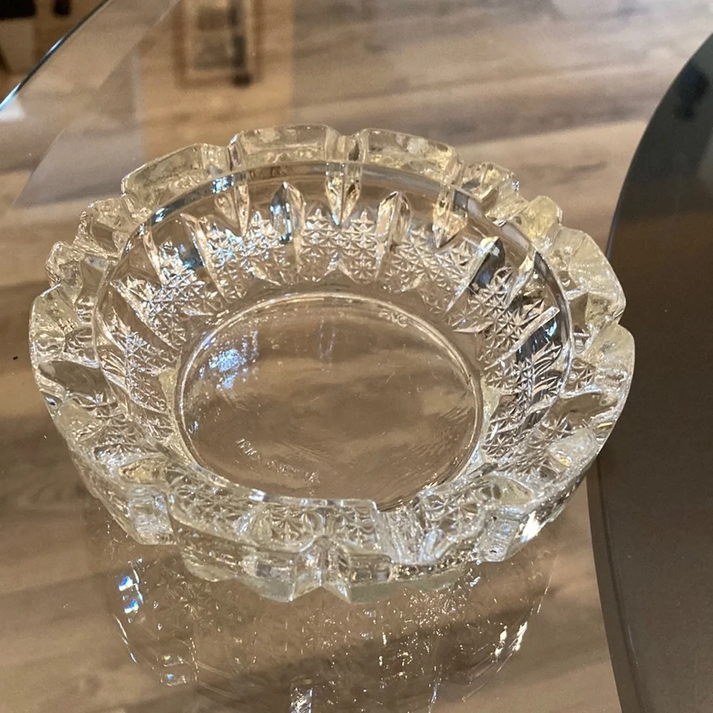 Vintage Round Crystal Ash Tray FBG Indonesia 4 1/2” - Picture 1 of 6
